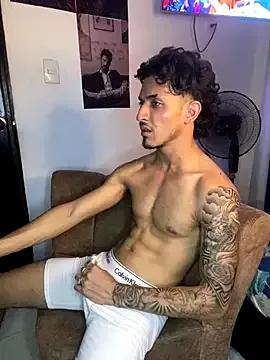 Kriss_Edwards on StripChat