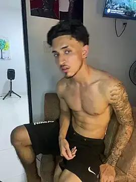 Kriss_Edwards on StripChat