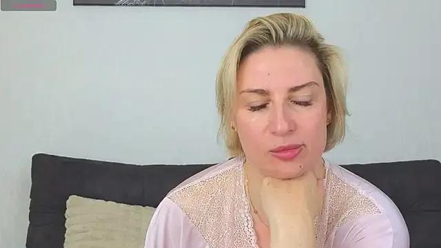 Lady_Murenza on StripChat