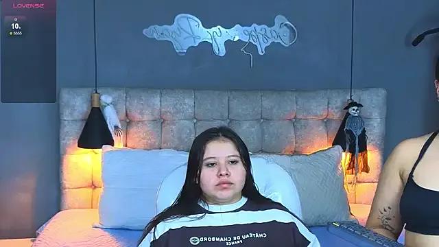 Laia_and_Aloby on StripChat