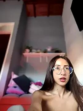 lauravasquez on StripChat