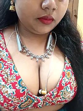 LenaPaul46 on StripChat