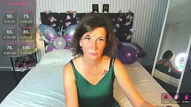 Lia_Reyn on StripChat