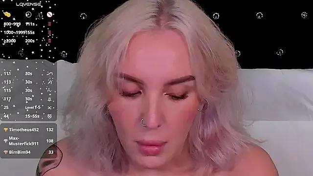 LianaFord on StripChat