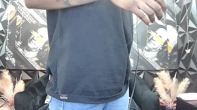 Lilmisbaddyxxx on StripChat