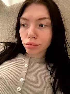 Lisaaa_Alisa on StripChat