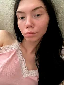 Lisaaa_Alisa on StripChat