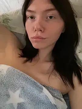 Lisaaa_Alisa on StripChat