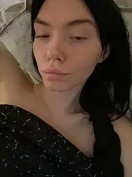 Lisaaa_Alisa on StripChat