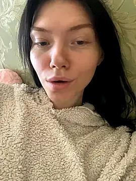 Lisaaa_Alisa on StripChat