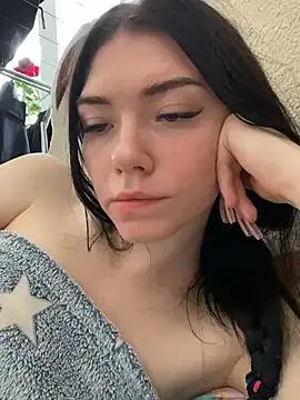 Lisaaa_Alisa on StripChat