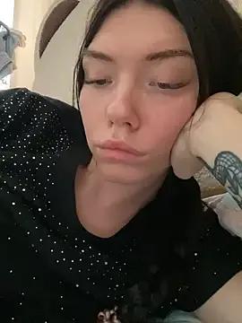 Lisaaa_Alisa on StripChat