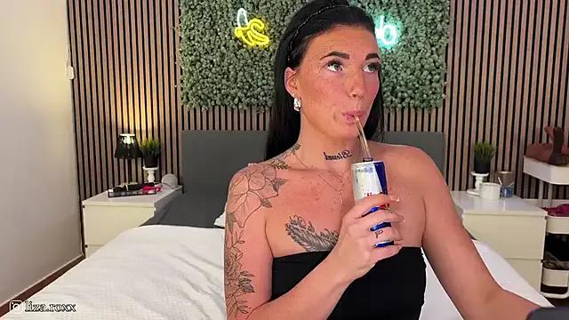 LizaRoxx on StripChat