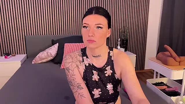 LizaRoxx on StripChat