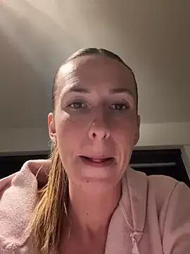 lola_tentatiion on StripChat