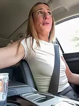 lola_tentatiion on StripChat