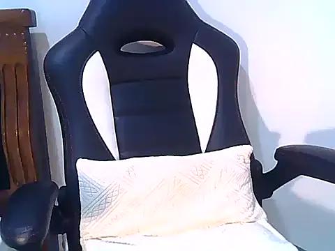 lovelynie123 on StripChat