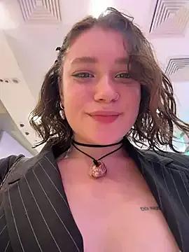 lucy-joy on StripChat