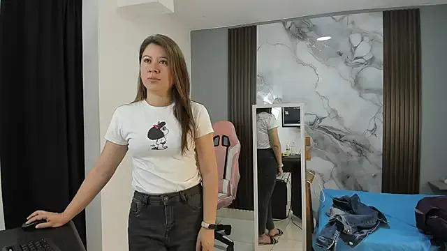 Freechat luna_desiree on StripChat