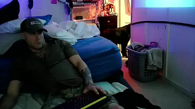 Luv2SuckBWC92 on StripChat