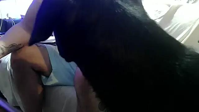 Luv2SuckBWC92 on StripChat