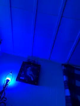 Luv2SuckBWC92 on StripChat