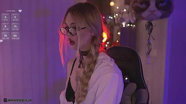 Freechat ManiFreyja on StripChat