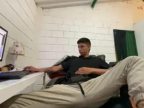 Max_TheHorseDick on StripChat