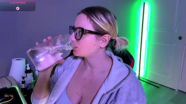 MAXXXTV — Spank and finger pussy!