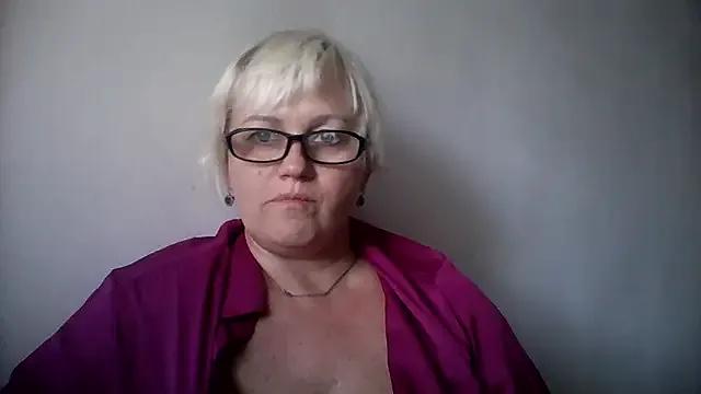 Mayya4321 on StripChat