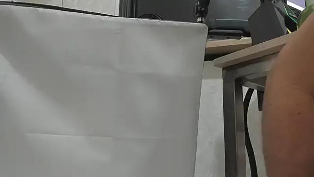 megan_rous_ on StripChat