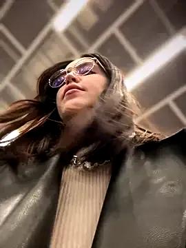 Freechat meow_girl on StripChat