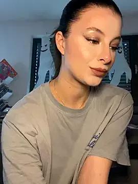 Mia-Minou on StripChat