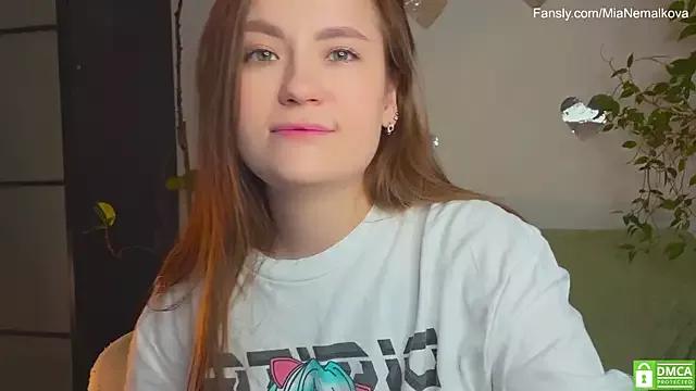 mia_here on StripChat