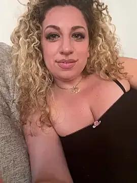 Freechat miamellycious on StripChat