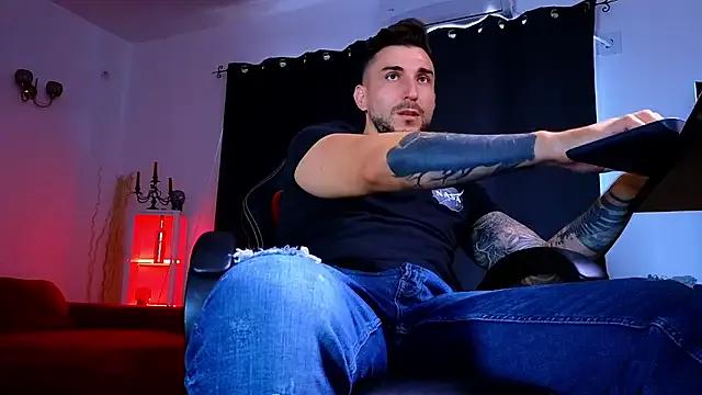 MightyAaron66 on StripChat