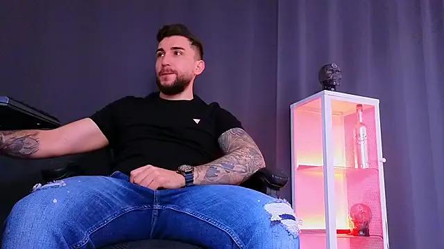 MightyAaron66 on StripChat