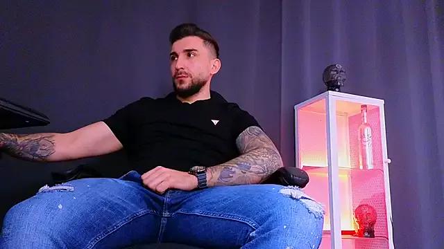 MightyAaron66 on StripChat