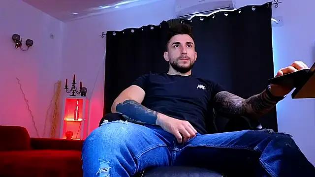 MightyAaron66 on StripChat