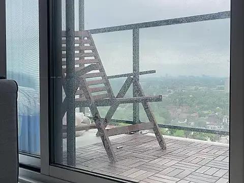 MikyFoxx on StripChat