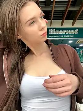 MilaBee on StripChat