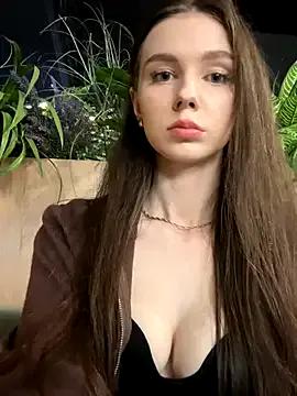 MilaBee on StripChat