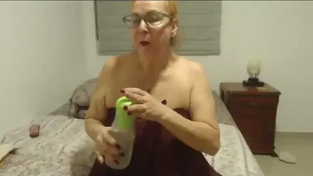 milchanel on StripChat