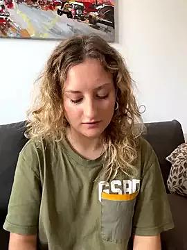 MileySummer on StripChat