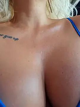 MILFBARBY on StripChat