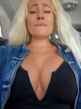 MILFBARBY on StripChat