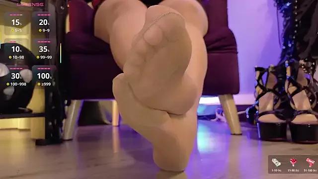 MistressMeg4n — worship my feet