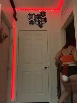 moan4mona on StripChat