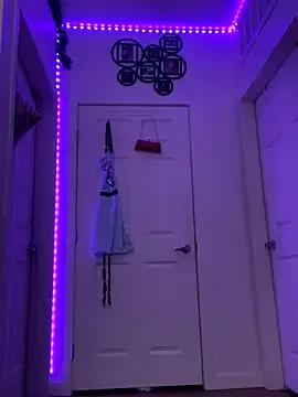 moan4mona on StripChat