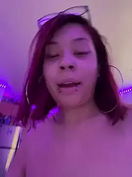moan4mona on StripChat